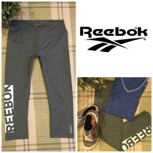 Reebok Logo Running Workout Yoga Capri Pants Cropped Workout Leggings Gray Small